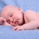 תינוק לא ישן - למה הוא מתעורר כל הזמן?