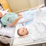 שחרור מבית החולים אחרי לידה